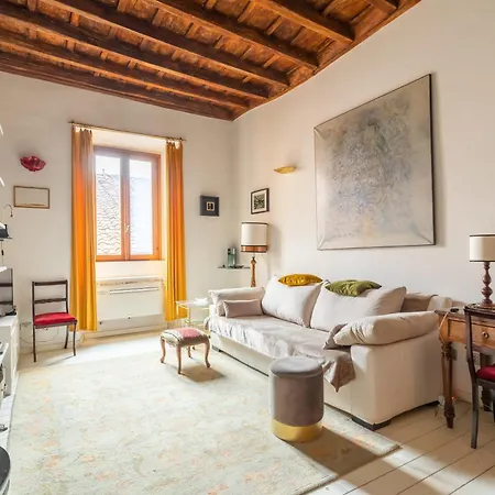 Apartament Reginella White *